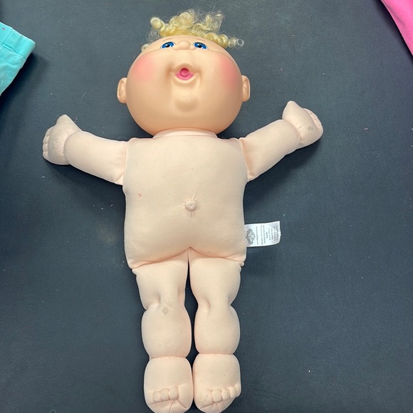 Cabbage patch doll - Picture 1 of 4